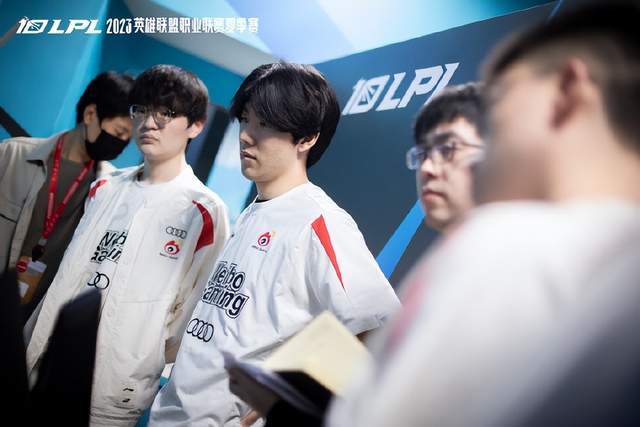 而在安菲尔 而在安菲尔